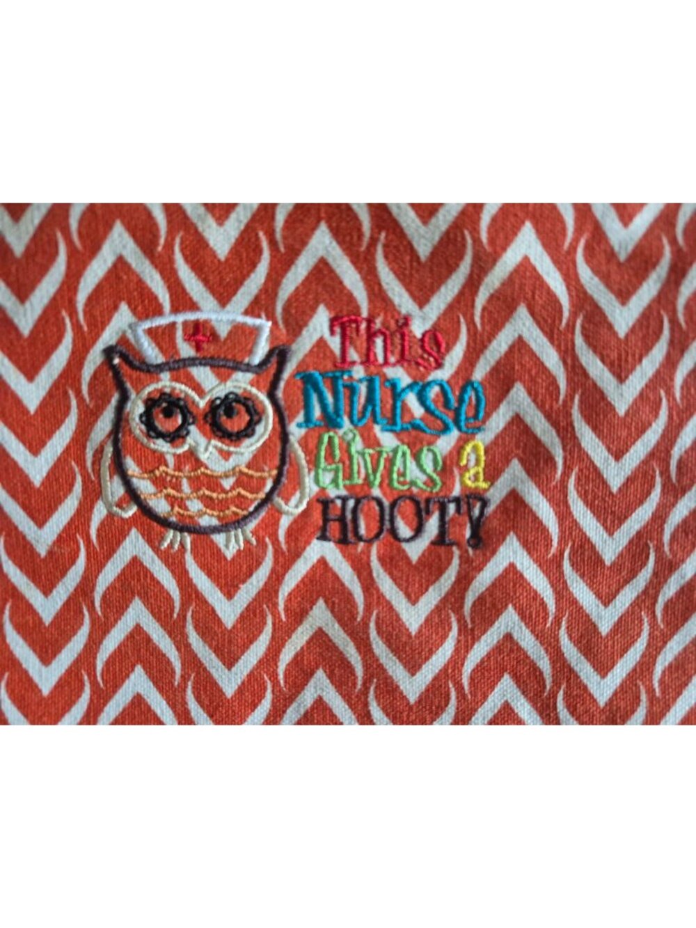 Amo & Lulu Red Chevron Nurse Tote "This Nurse Gives A Hoot" Embroidery Zippered - Picture 3 of 11